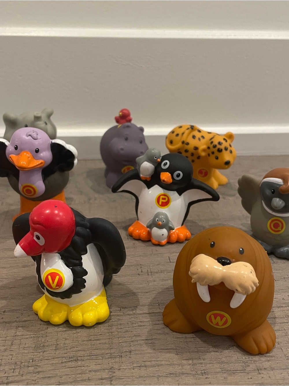 16 Fisher Price Little People Alphabet Animals - Picture 3 of 12